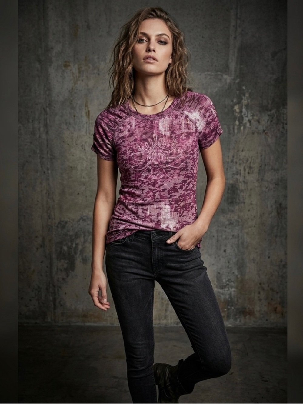 Athleta Womens Short Sleeve Graphic Tee in Mauve Pink *Rare Find*